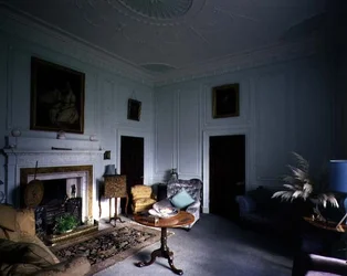 Salon met neoklassieke fries van muziekinstrumenten, Belle Isle, Windermere, Cumbria
